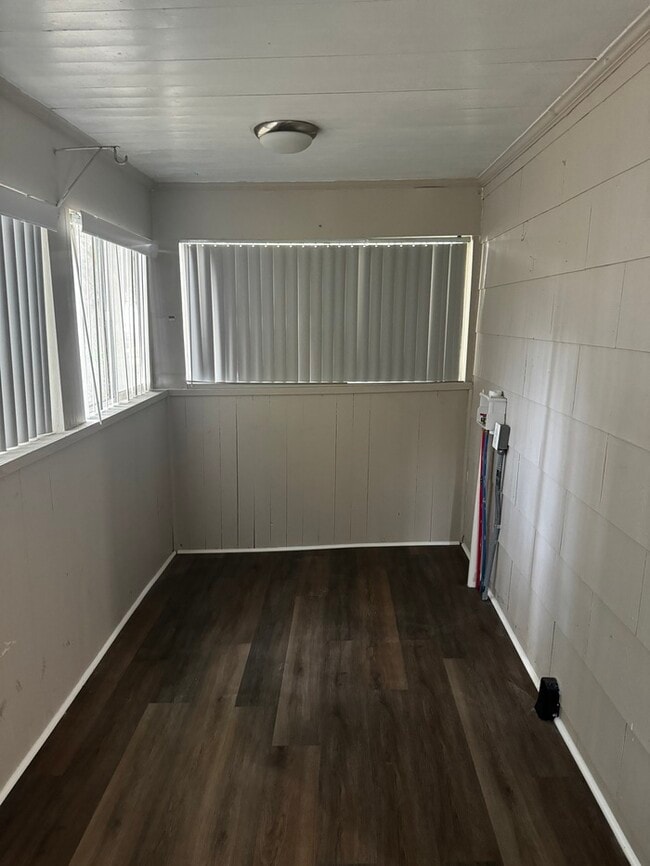 Building Photo - 618 Elizabeth Ave