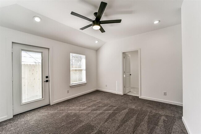 Building Photo - 5714 Beldart St