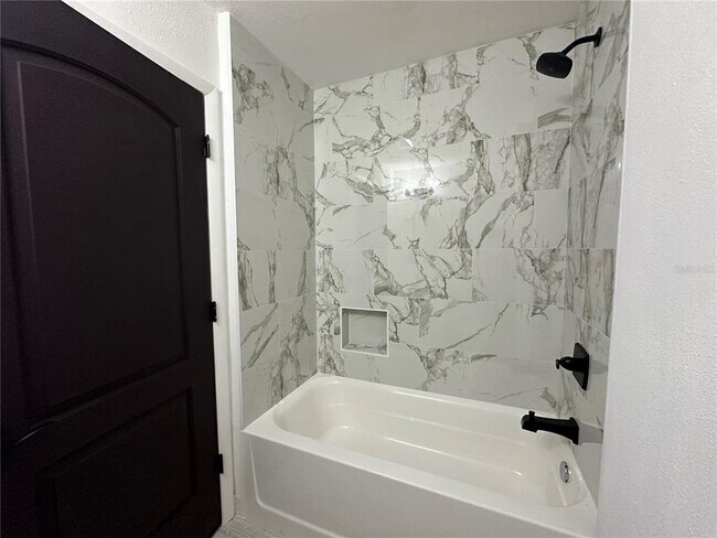 Building Photo - 4300 Avanti Cir