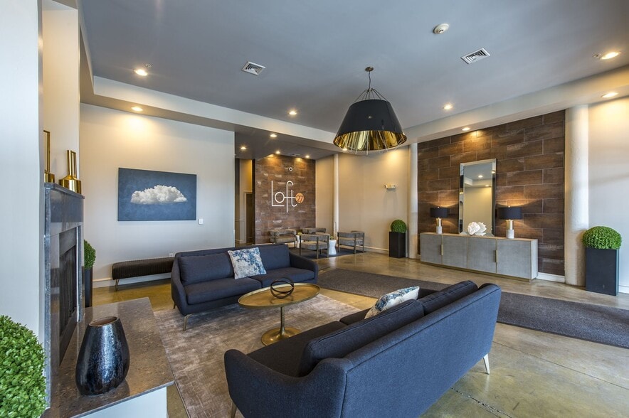 Lobby Waiting Area - Loft Two Seven
