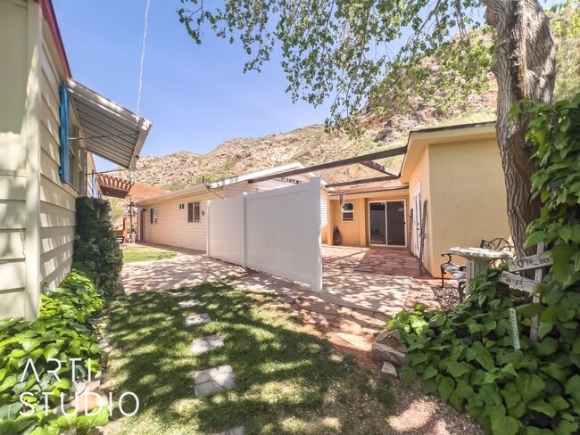 Building Photo - Newly Remodeled Home in LaVerkin