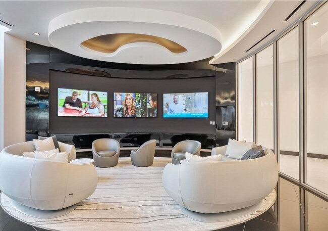 Building Photo - 851 NE 1st Ave