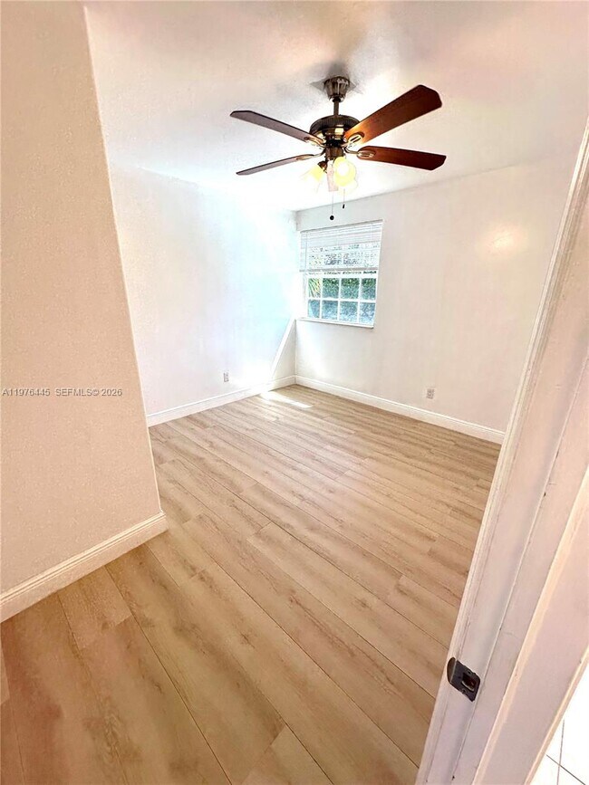 Building Photo - 3101 SW 67th Ave