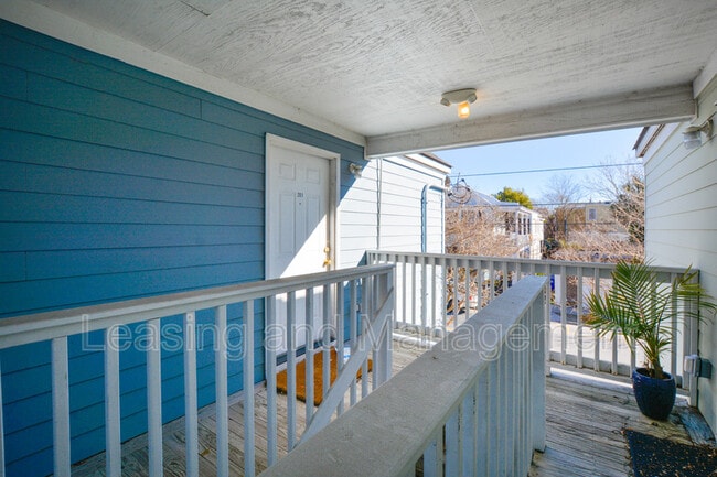 Building Photo - 16 Cannon St