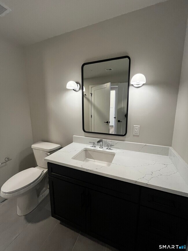 Building Photo - 467 West Ave