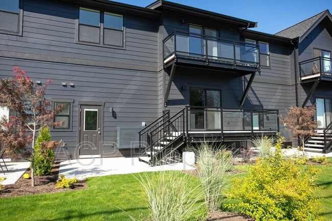 Building Photo - 1318 Bradley Ct