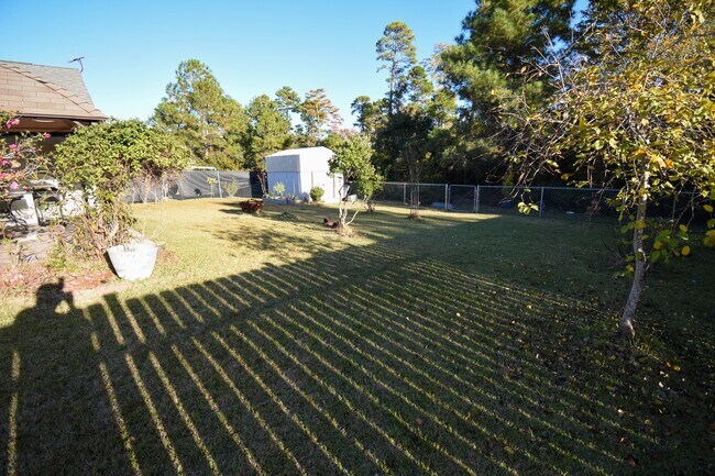 Building Photo - 717 W Perry Rd