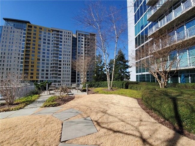 Building Photo - 44 Peachtree Pl NE