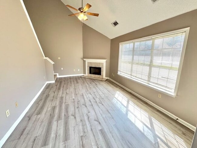 Building Photo - Now Leasing a 4-Bedroom 2.5 Bath Home