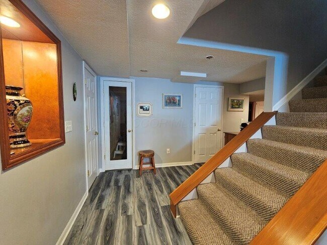 Building Photo - 4540 Redwood Vine Dr