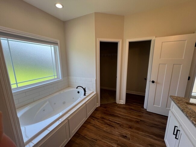 Building Photo - Valley Stream Subdivision!