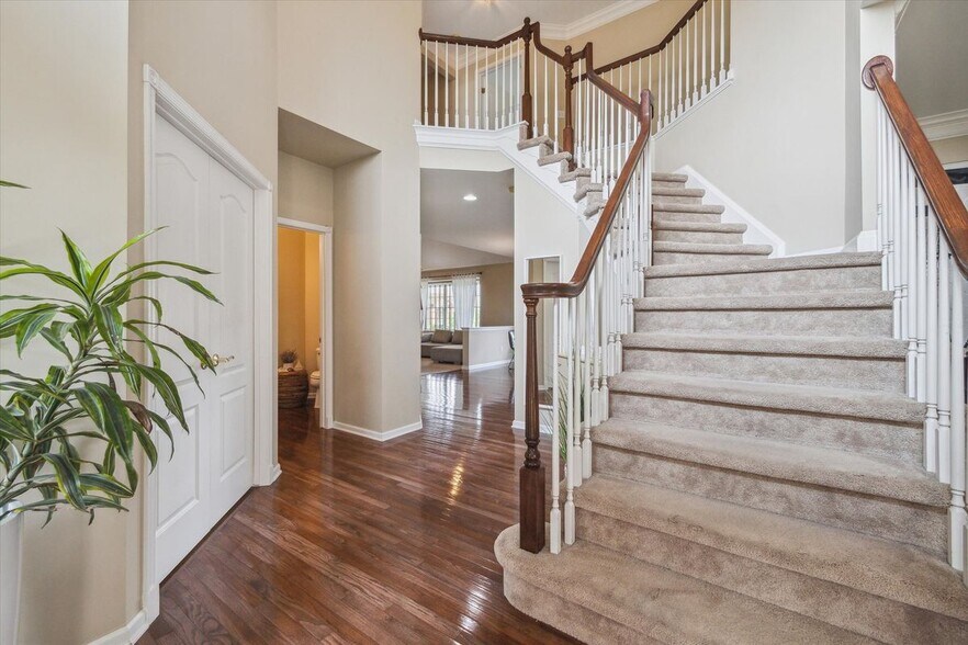 Building Photo - 24323 Bellingham Dr