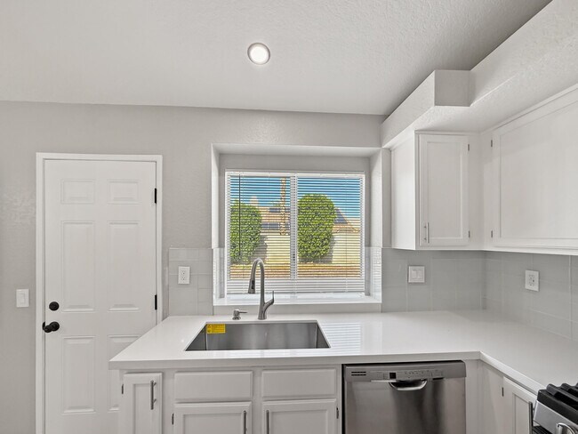 Building Photo - 69736 Cypress Rd