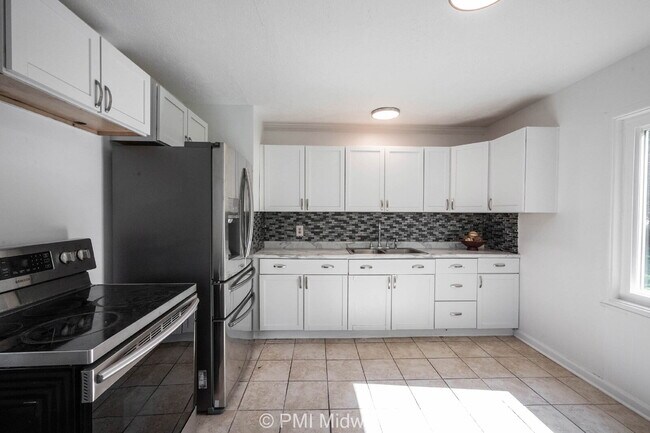 Building Photo - 4627 Karen Dr