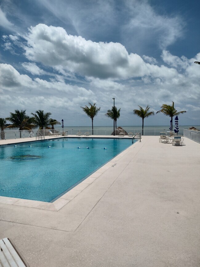 Building Photo - 10877 Overseas Hwy