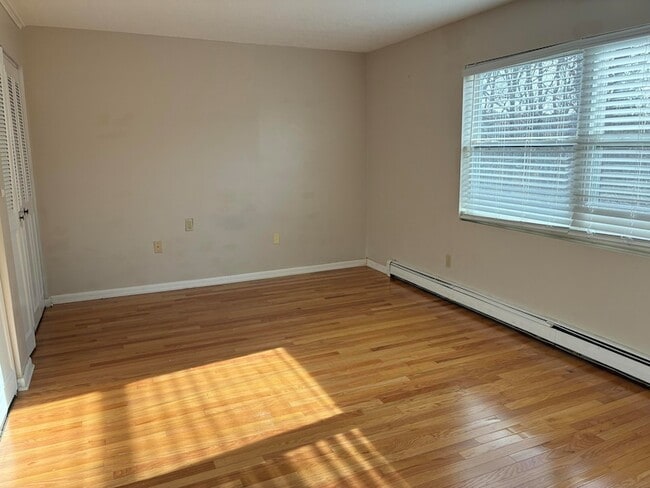 Building Photo - 30 Pine Valley Dr