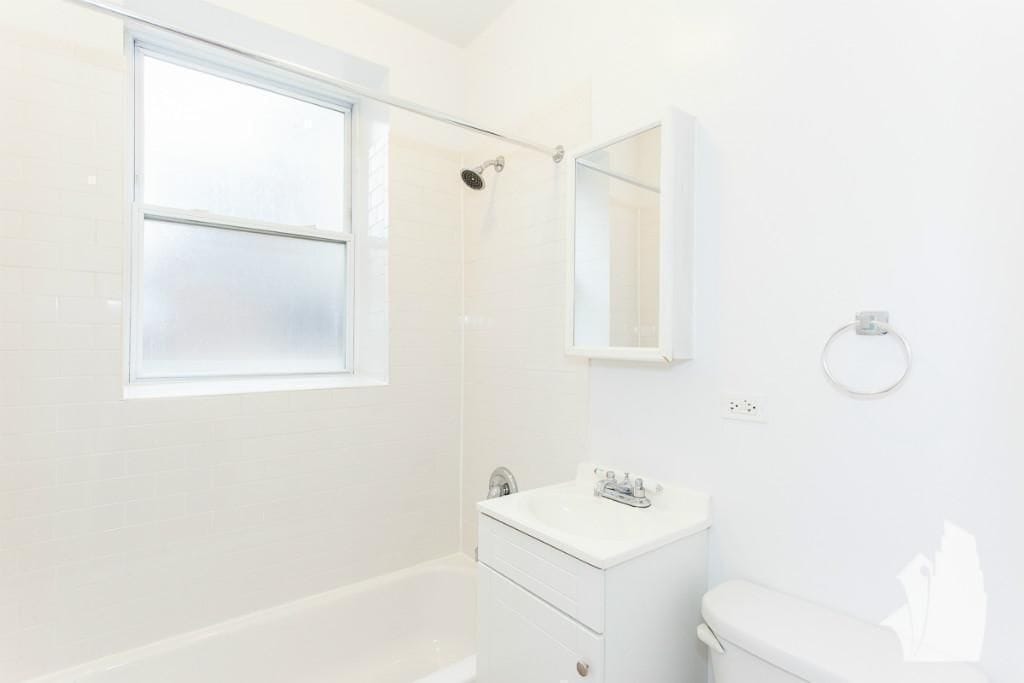 Building Photo - 2600 N Kimball Ave