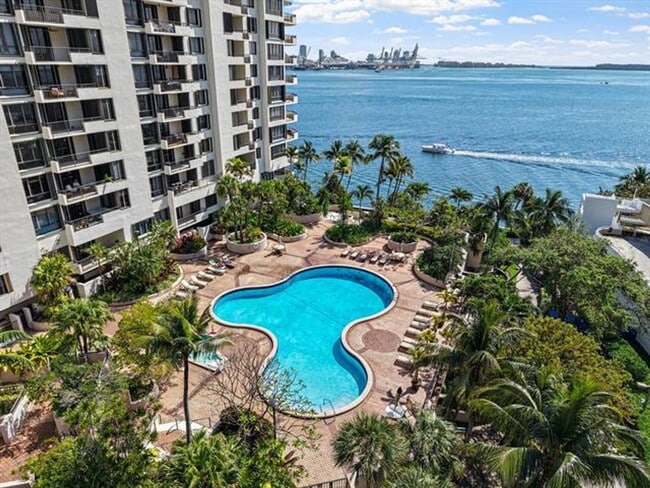 Building Photo - 520 Brickell Key Dr