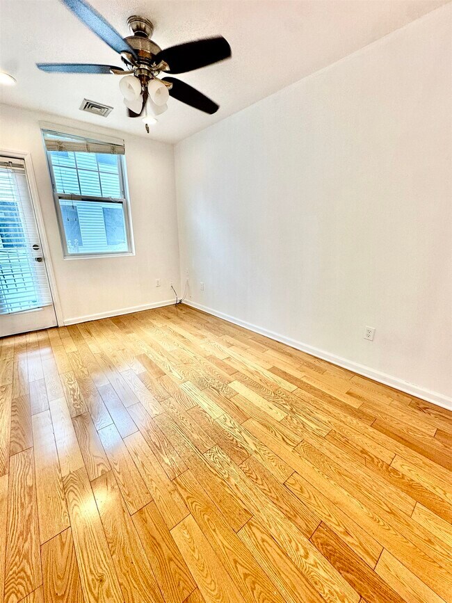 Building Photo - 606 John F. Kennedy Blvd