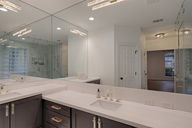 Building Photo - 11492 Majestic Dr