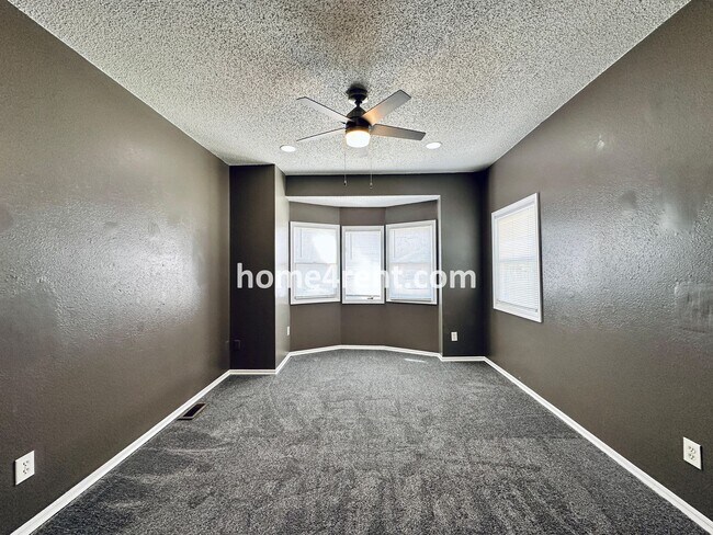 Building Photo - Updated 3 Bed, 2 Bath Ranch Home near Downtown Olathe!