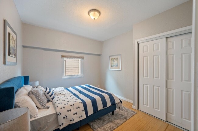 Building Photo - 6900 Thornhill Dr