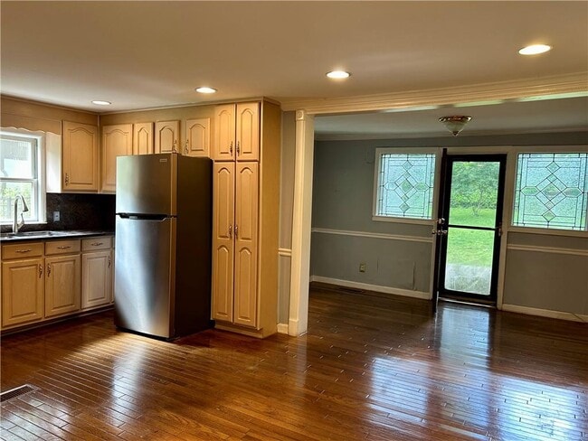 Building Photo - 20 Spruell Springs Rd
