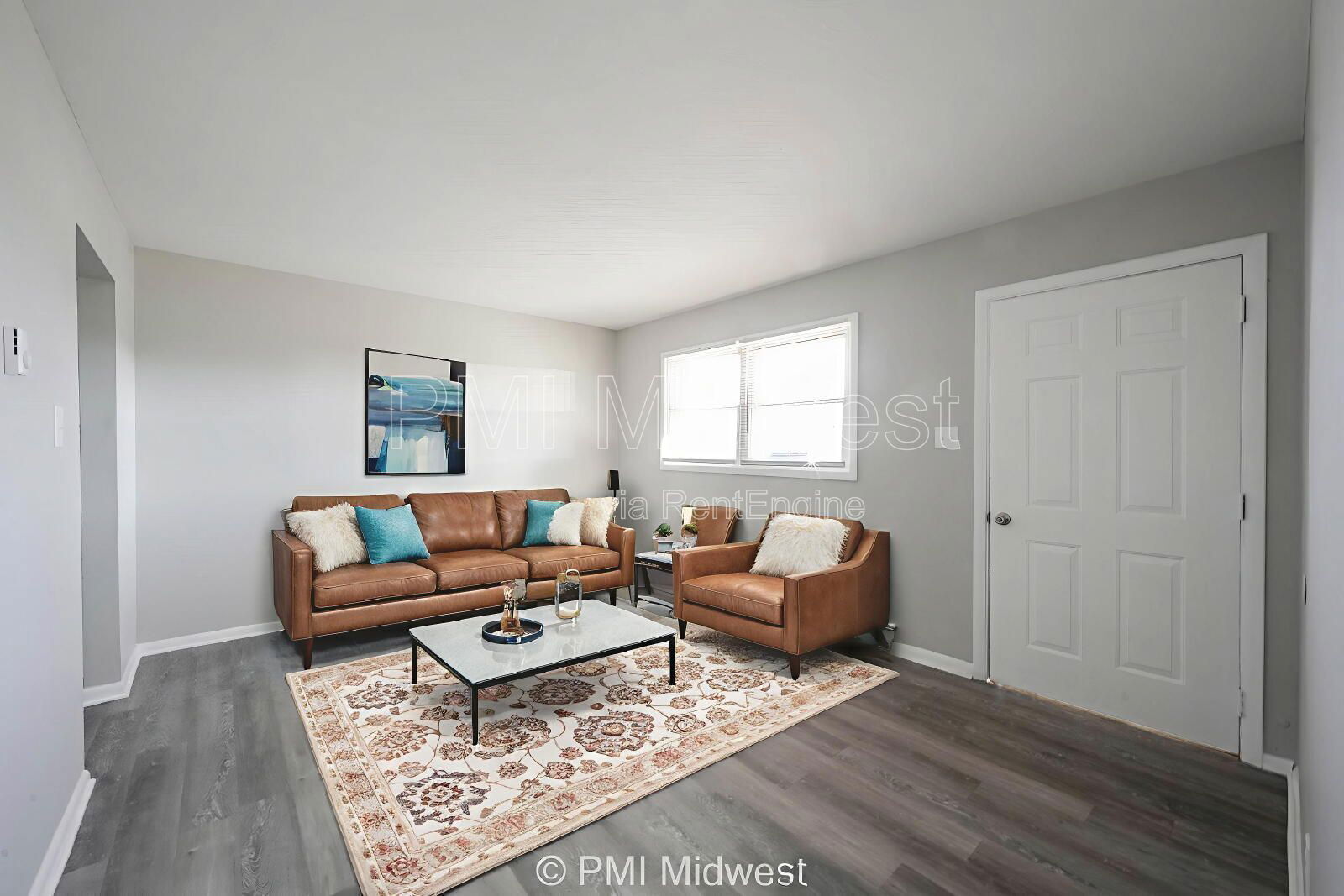 Building Photo - 570 US-52