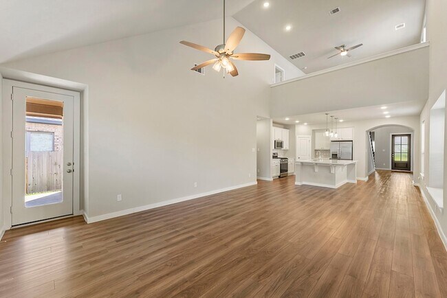 Building Photo - 421 Soapberry Tree Ct