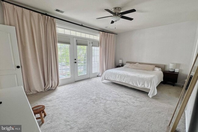 Building Photo - 40440 Milford Dr