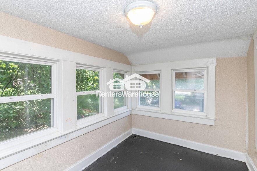 Building Photo - 4038 Bellefontaine Ave