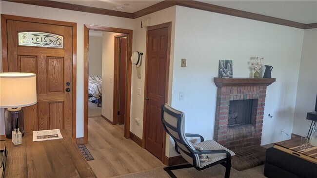 Building Photo - 8860 Villa La Jolla Dr