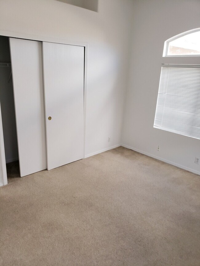 Building Photo - Great home in Enchanted Hills - 3 bed, 2 b...