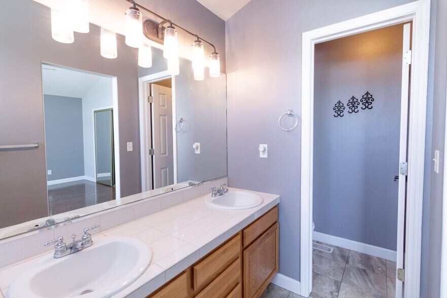 Building Photo - 9360 Wolf Pack Terrace