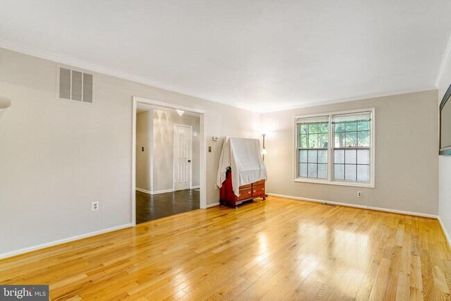 Building Photo - 2131 Kings Mill Ct