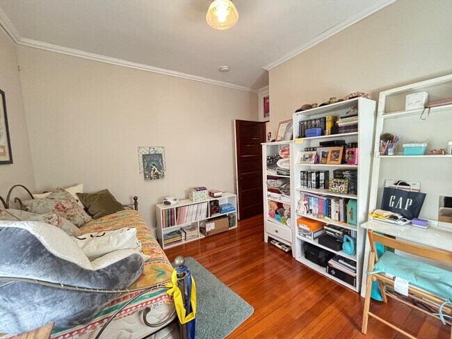 Building Photo - 12 White Ave