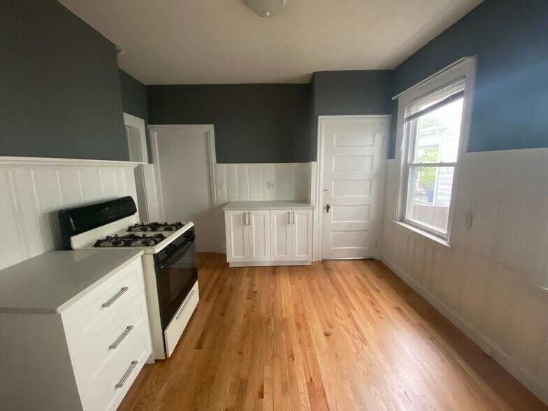 Renovated Kitchen (full size) - 23 Congreve St
