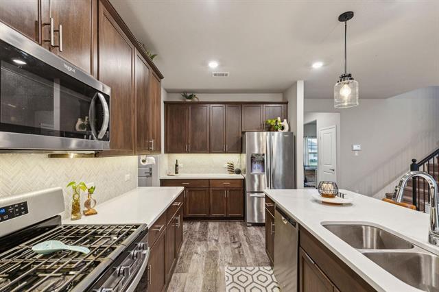 Building Photo - 2129 Gill Star Dr