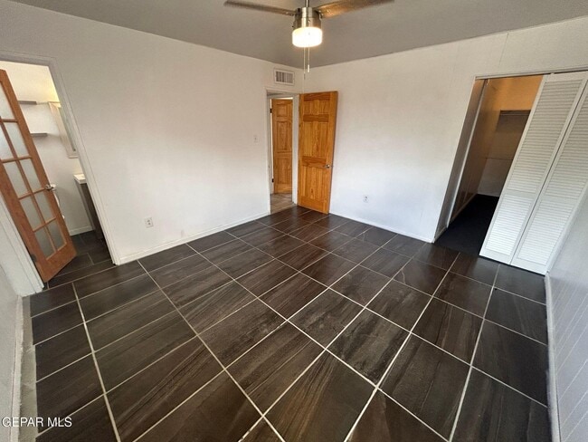 Building Photo - 960 Burgess Dr