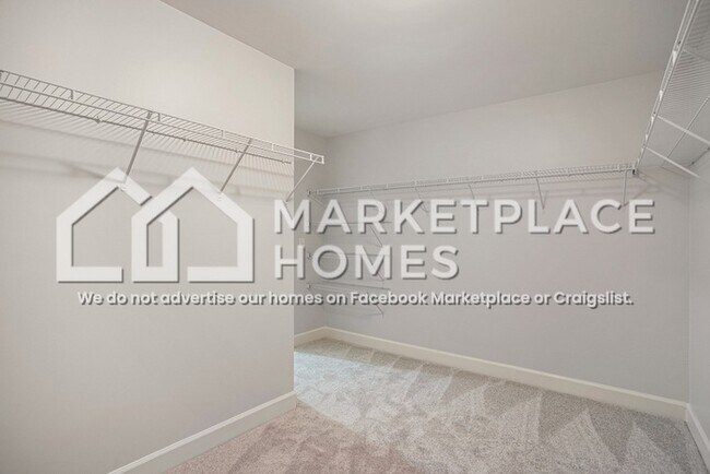 Building Photo - 1653 Danbury Parc Pl