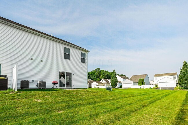 Building Photo - Townes of West Albany