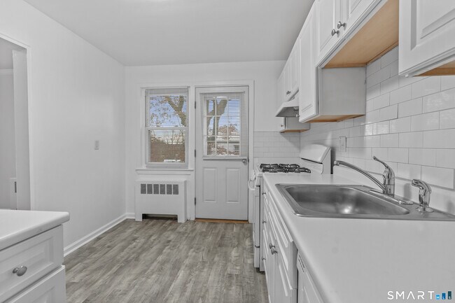 Building Photo - 56 Blachley Rd