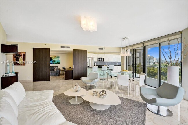 Building Photo - 20281 E Country Club Dr