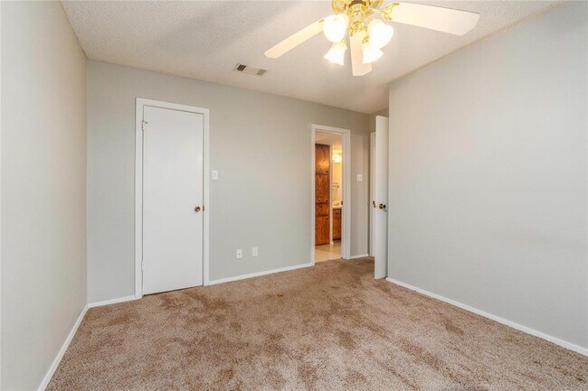Building Photo - 6903 Deatonhill Dr