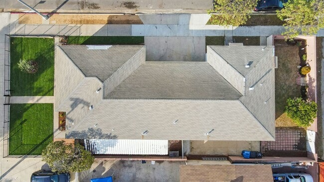 Building Photo - 2 br, 1.5 bath Duplex - 1160 North Fries A...