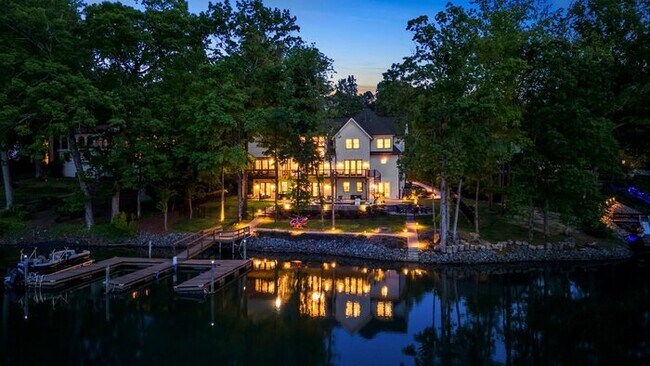 Building Photo - Northshore Landing
