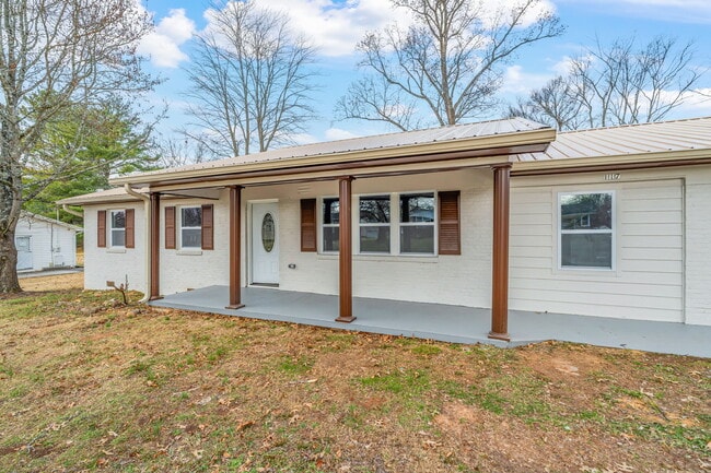 Building Photo - 117 Gayle Ave