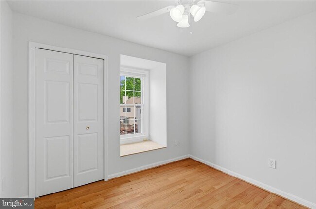 Building Photo - 13937 Middle Creek Pl