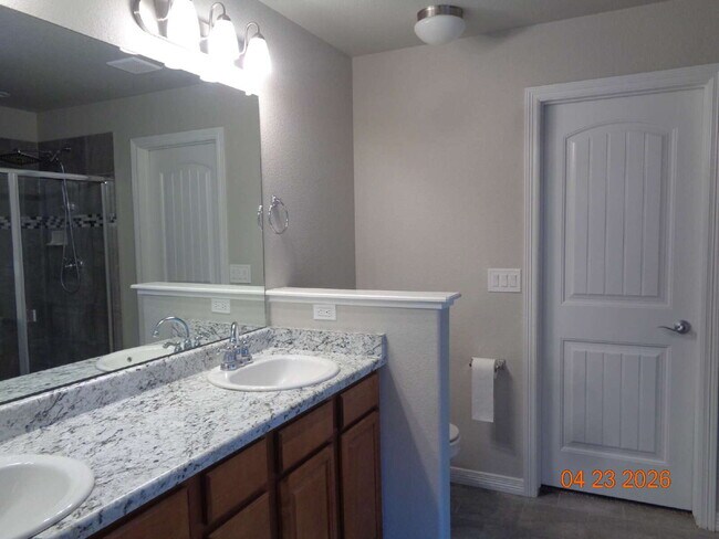 Building Photo - Lorson Ranch beauty