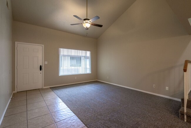Building Photo - Spacious Updated Townhome in Downtown St. ...